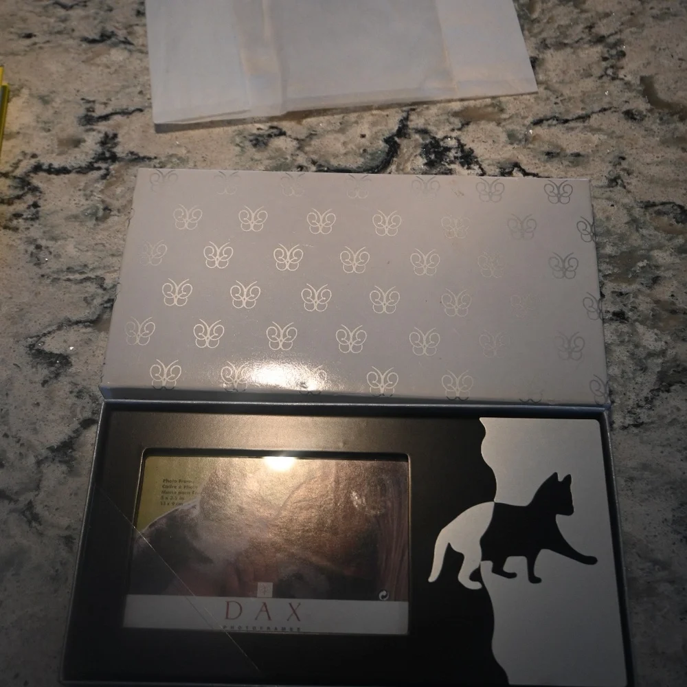Cat Lover Picture Frame - Picture 4 of 4